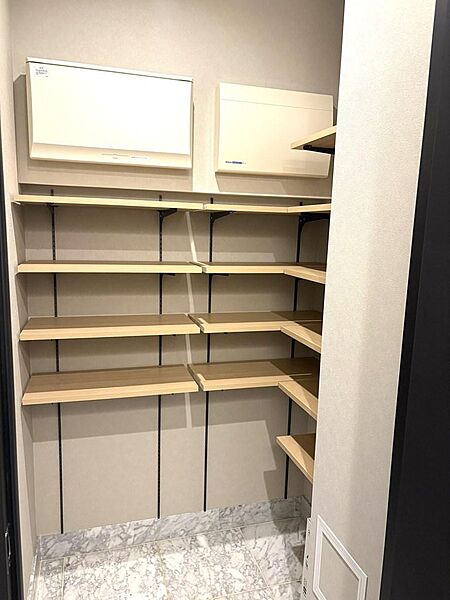 【シューズインクローク】玄関の横にはシューズインクロークをプランニングしています。