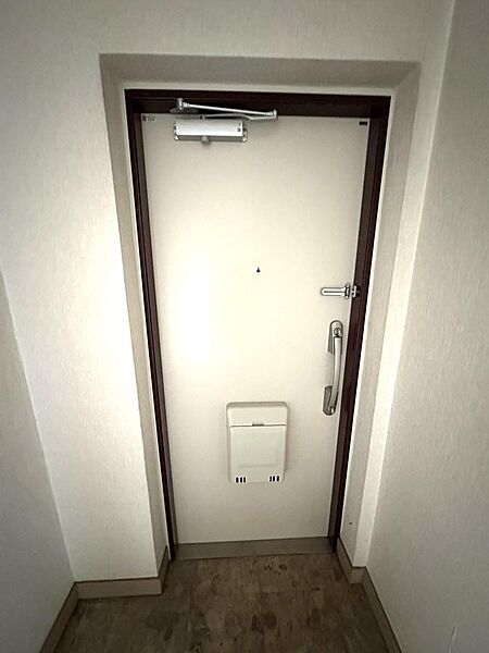 【玄関】玄関の様子です。