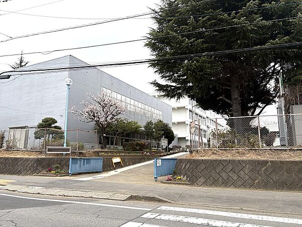 【周辺環境】中学校　柏市立大津ヶ丘中学校まで850m　徒歩11分