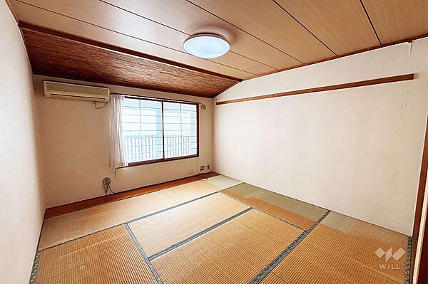2F南西側和室約8.0帖。広さがあり家族の寝室等にもお使いいただけます。