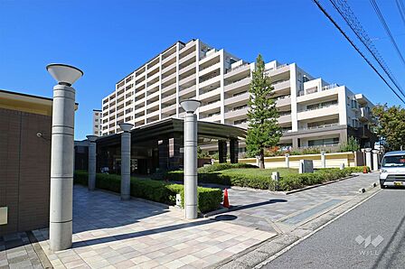 敷地入口とA棟