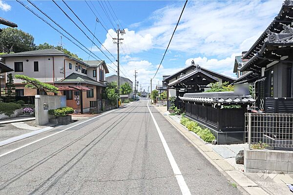 物件の前面道路［2026年8月7日撮影］