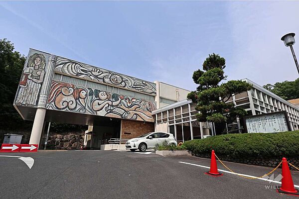 瀬戸市立図書館の外観