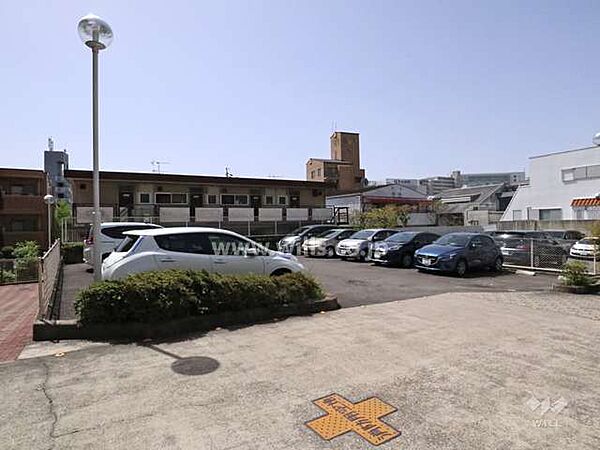 敷地内駐車場（屋外平面式）
