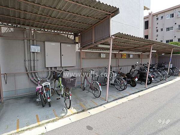 4棟西駐輪場