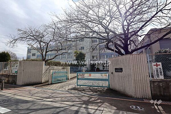 引山小学校[公立]の外観