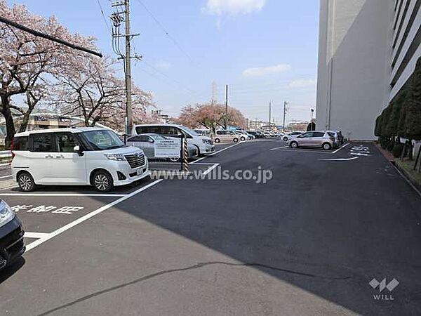 猪子石北住宅北側駐車場