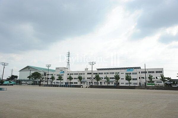 各務原市立蘇原中学校 蘇原中学校 1050m