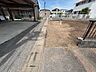 外観：前面道路含む現地写真