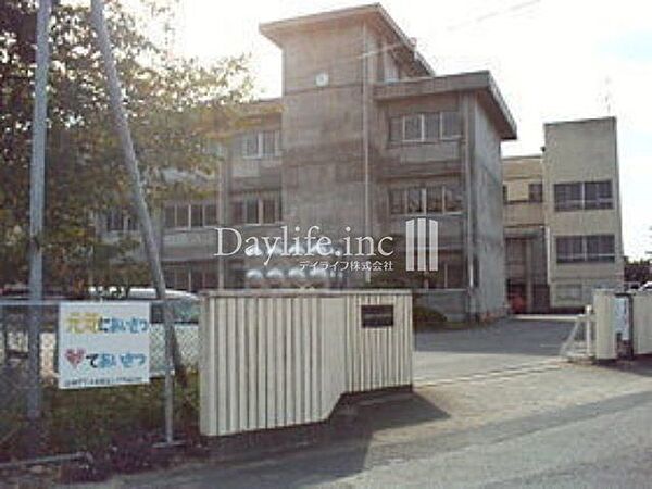 各務原市立稲羽西小学校 842m