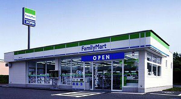 ファミリーマート 各務原成清店 680m