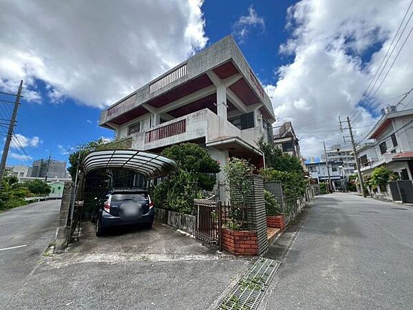 古家付き、現況でのお引渡しとなります。