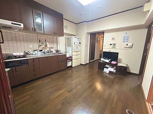 AI加工で家具を消しています