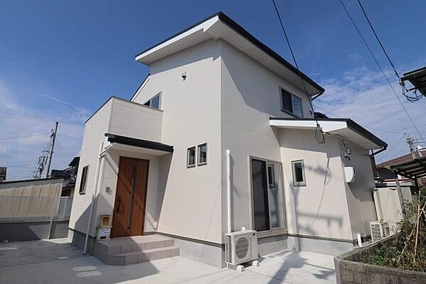 マイホームは欲しいけどいろいろと難しそう…わからない事がわからない。住まいの事から住宅ローンの事まで、お客様に寄り添いお手伝いさせていただきます。是非一度ご相談下さい♪