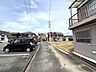 外観：前面道路含む現地写真