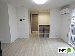 トリシア東口 302 3階1LDKのリビング/ダイニング