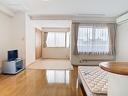 グランビア岡田 6階ワンルームのリビング/ダイニング