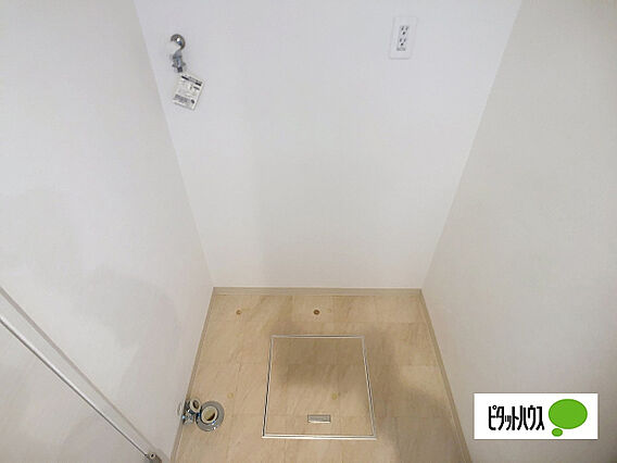 CherieAnera_内装_3