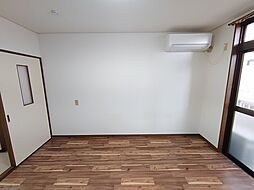 ピュア37 1階1Kのリビング/ダイニング