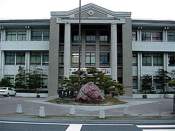 南中学校：徒歩21分