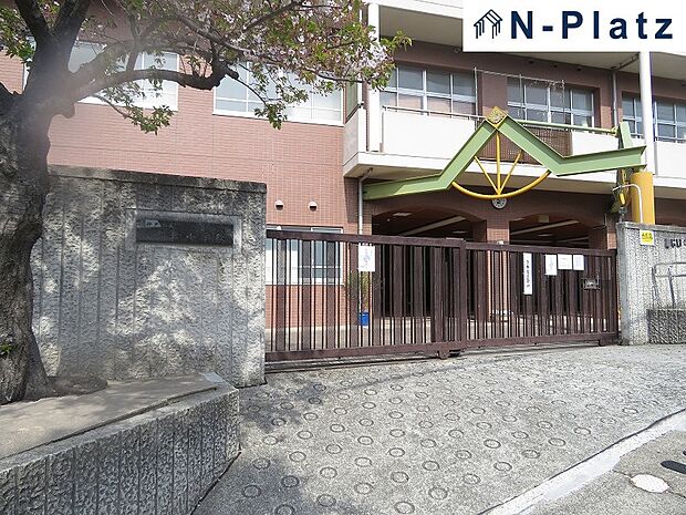 名倉小学校まで約260m