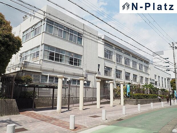 湊川中学校まで約800m