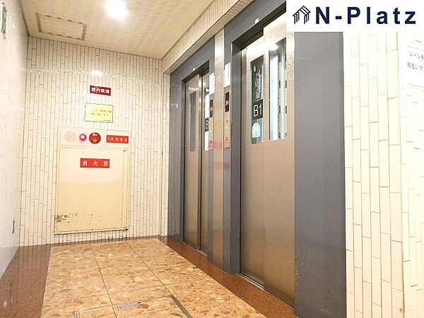 エレベーターは2基ございます♪