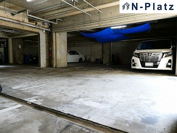 駐車場の空き状況は担当者までお問い合わせください。