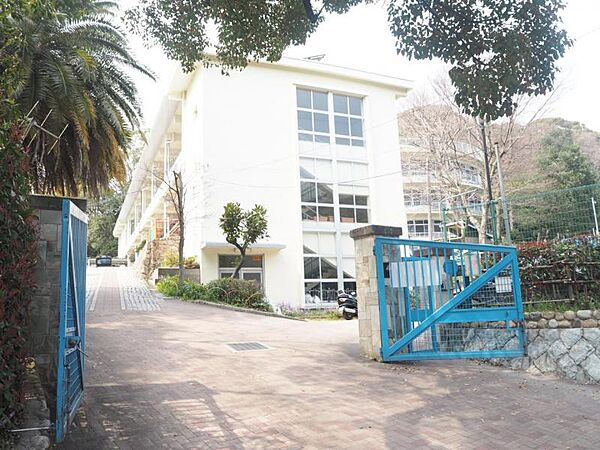北須磨小学校まで約550ｍ