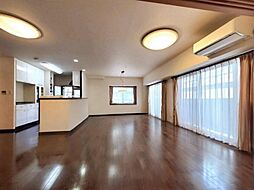 フローレンス鷹匠 2F 4LDKのリビング/ダイニング