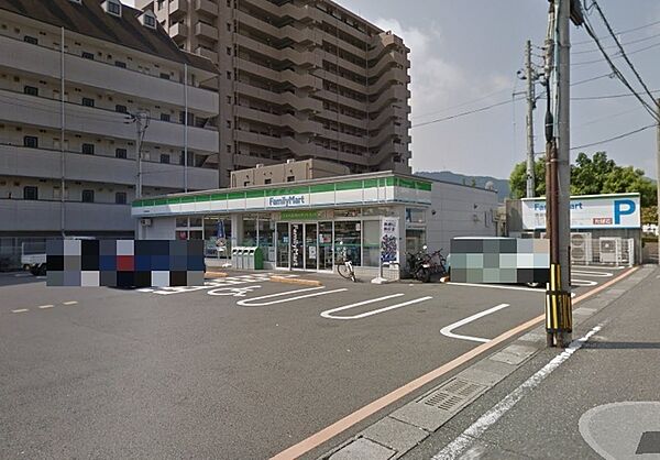 ファミリーマート高知桟橋通店