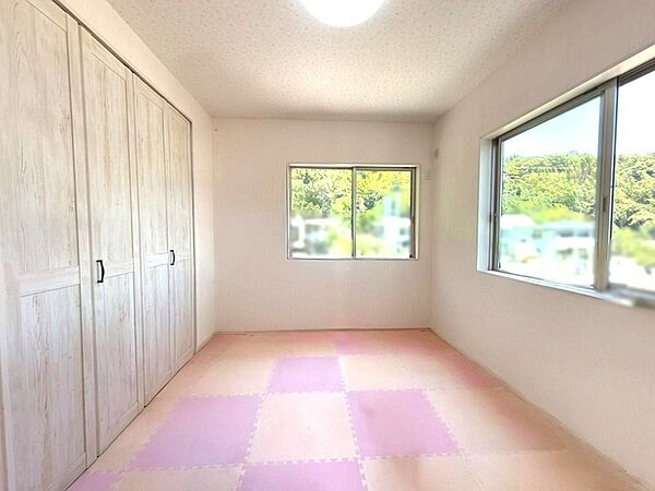 洋室【AIで家具を削除したイメージ画像】