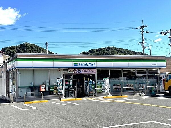 ファミリーマート高知瀬戸店