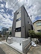 鶴里駅より徒歩10分 新築 3階建の賃貸物件