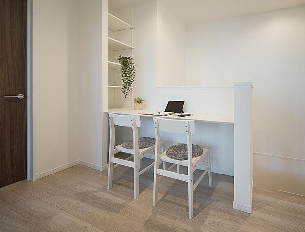 デッドスペースを賢く活用したお家は、無駄のない設計と広さを実現。隠れた収納やクリエイティブな空間づくりが、機能的で暖かな居住空間を提供します。