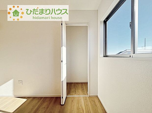 全室にクローゼットが付いていて、お部屋の住空間もスッキリ広々つかえそうです(^^)/