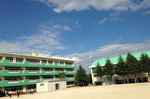 【小学校】取手市立戸頭小学校まで230ｍ