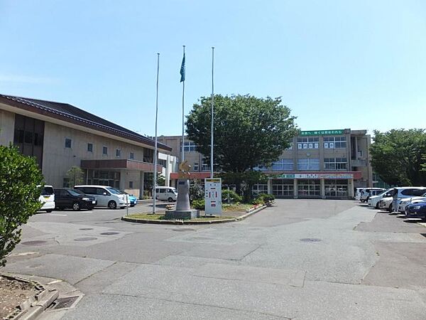 秋田市立将軍野中学校　約1000ｍ　徒歩13分