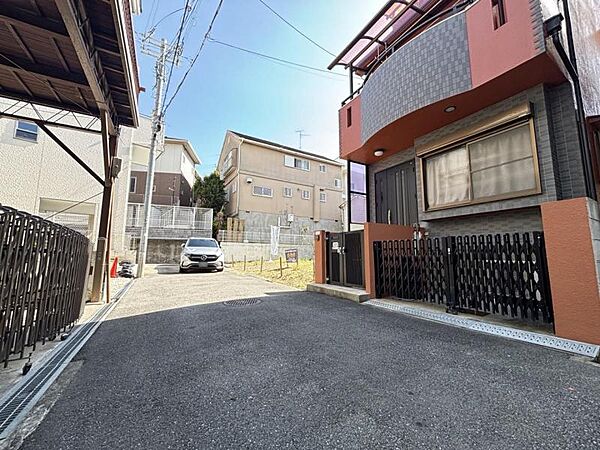 【閑静な住宅街】戸建が建ち並ぶ落ち着きのある住環境