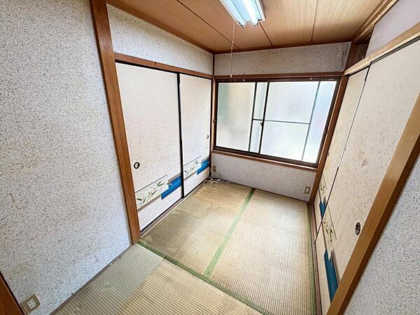 ≪1F和室3帖≫両サイドに収納があり物置としても使えます