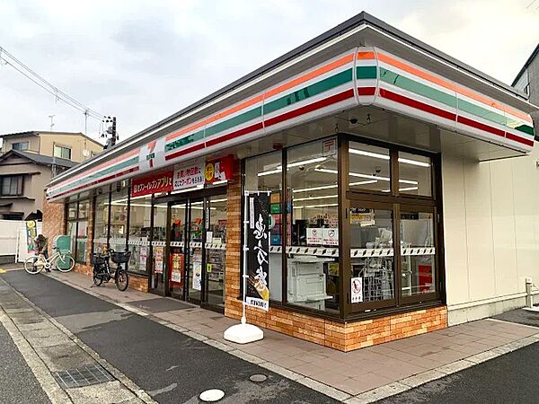 セブン-イレブン 京都牛ヶ瀬店　約130ｍ　徒歩2分