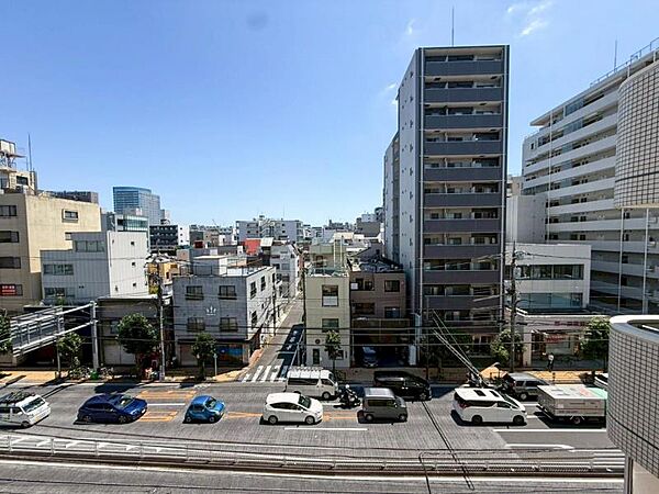 大通りに面した南向きのお部屋！開放感のある眺望です