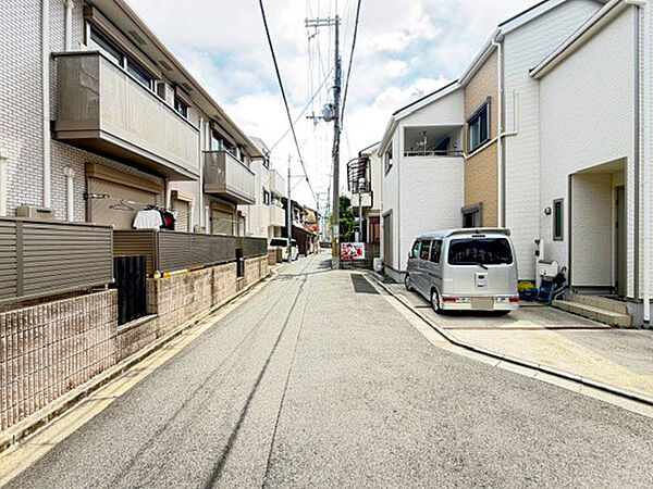 コンビニ・スーパー徒歩4分！便利さと落ち着きを兼ね備えた住環境です