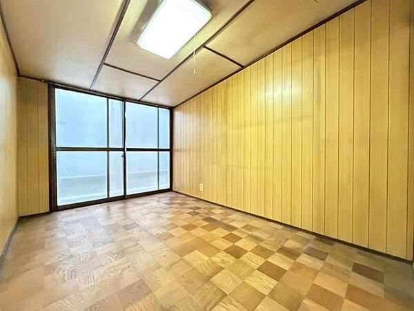 南向きの1階洋室〈5.0帖〉
