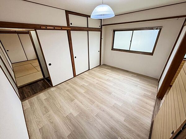 ＜2階洋室＊6帖＞収納付き！南東向きの明るいお部屋