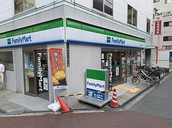 ファミリーマート 浪花町店　約130ｍ　徒歩2分