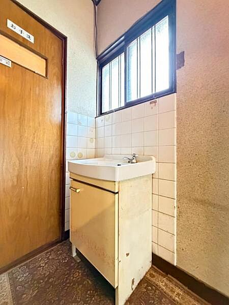 トイレ横の洗面スペース