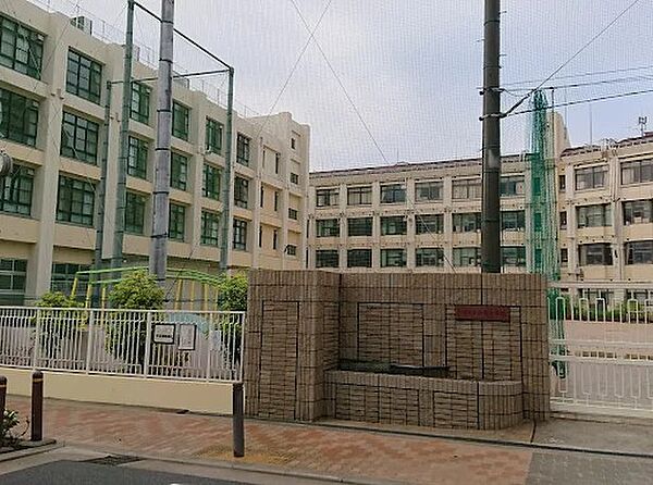 大阪市立中央小学校　約160ｍ　徒歩2分