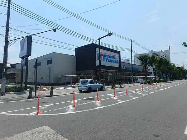 万代 尼崎西店　約230ｍ　徒歩3分