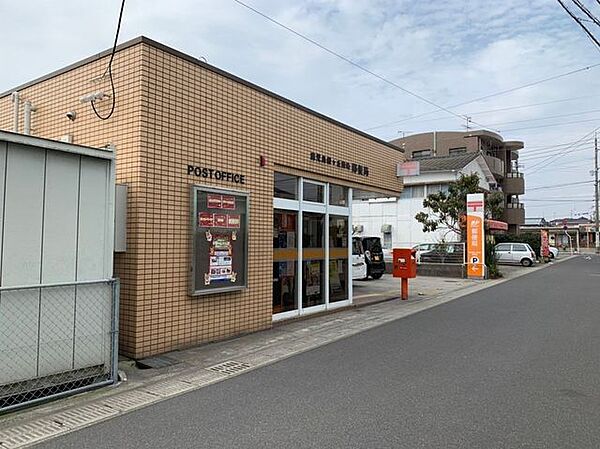 緑ヶ丘団地郵便局・郵便窓口9:00～17:00・貯金窓口9:00～16:00・ATM9:00～17:30(土日祝日9:00～17:00)・保険窓口9:00～16:00・駐車場3台 350m